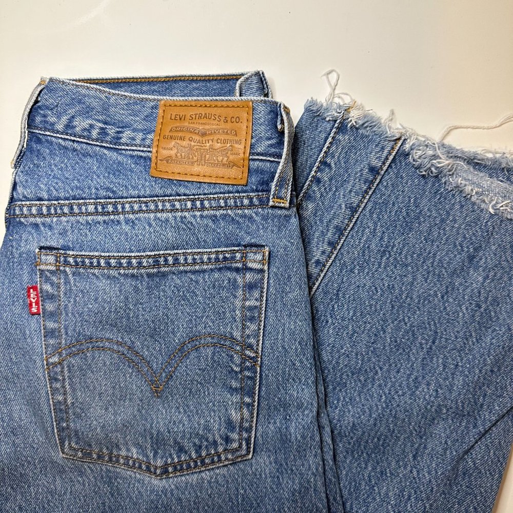 Levi's Distressed Wedgie Fit Jeans